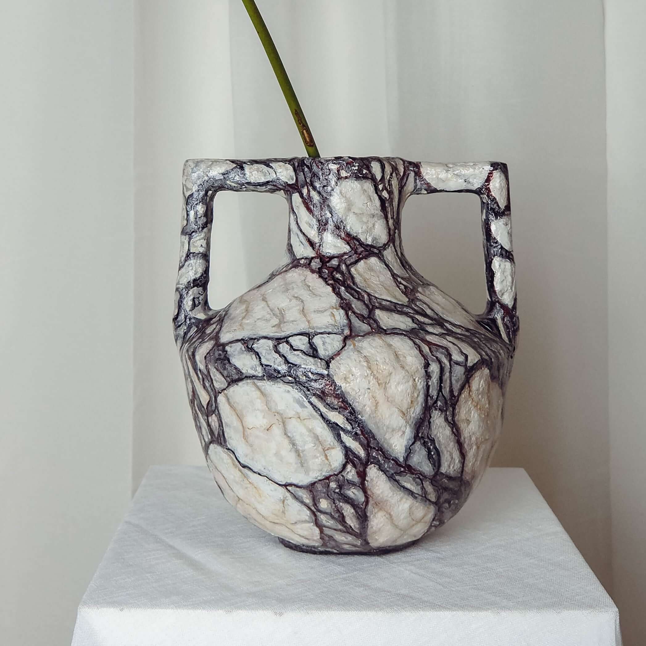 Angulus in Calacatta Viola