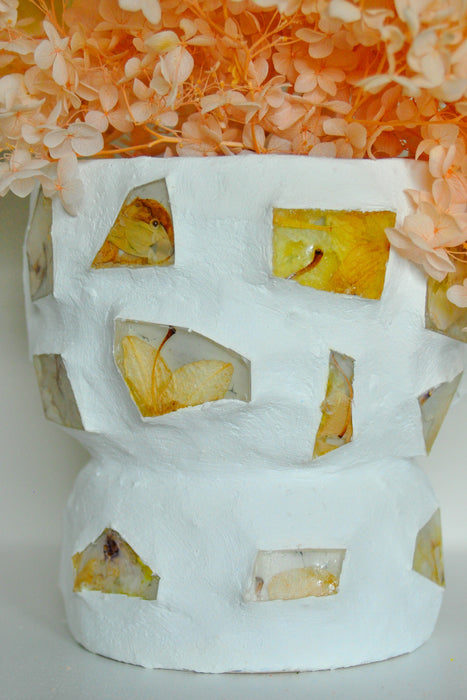 White Cermic Preserved Flower Vase 