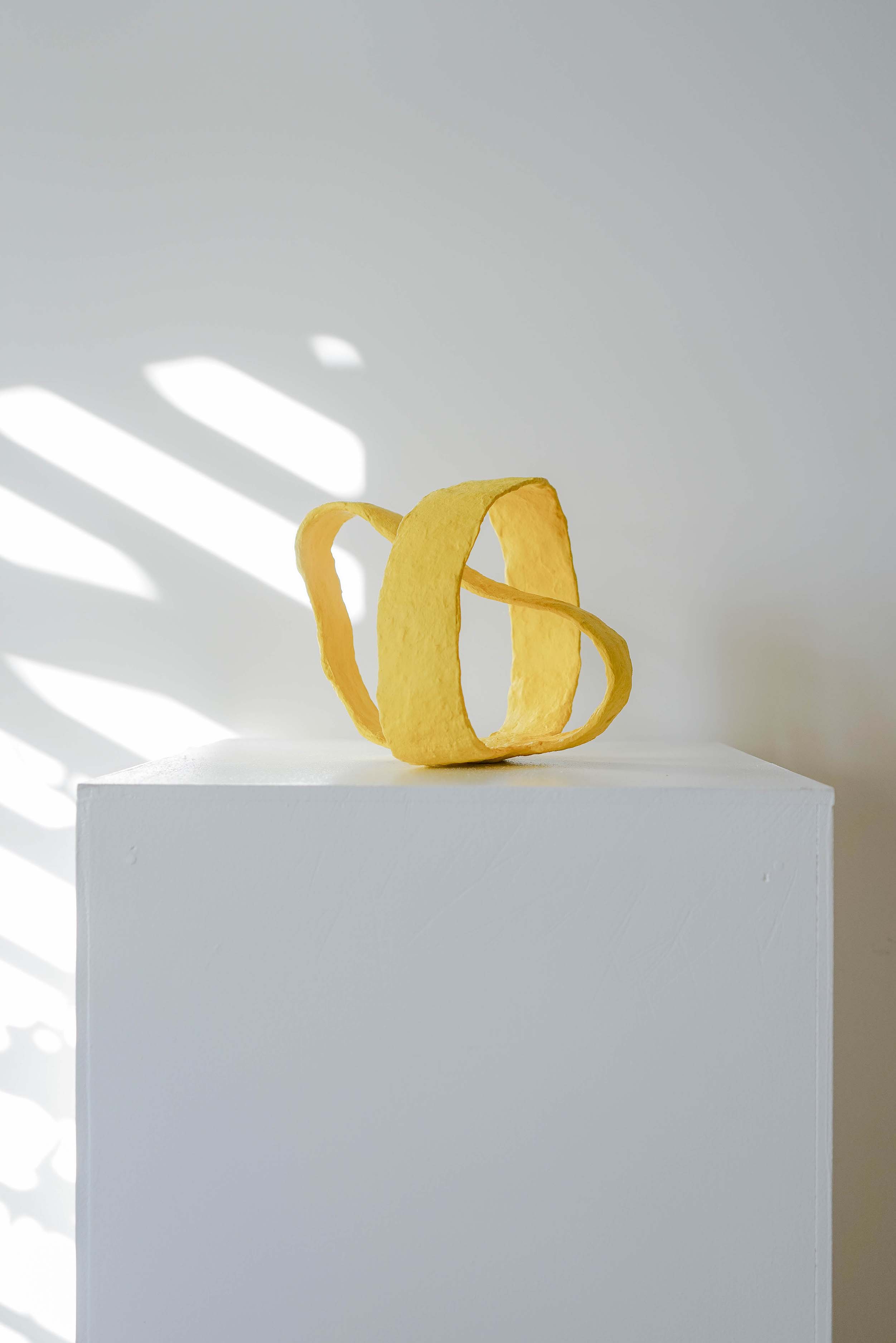 Sunshine Yellow Knot